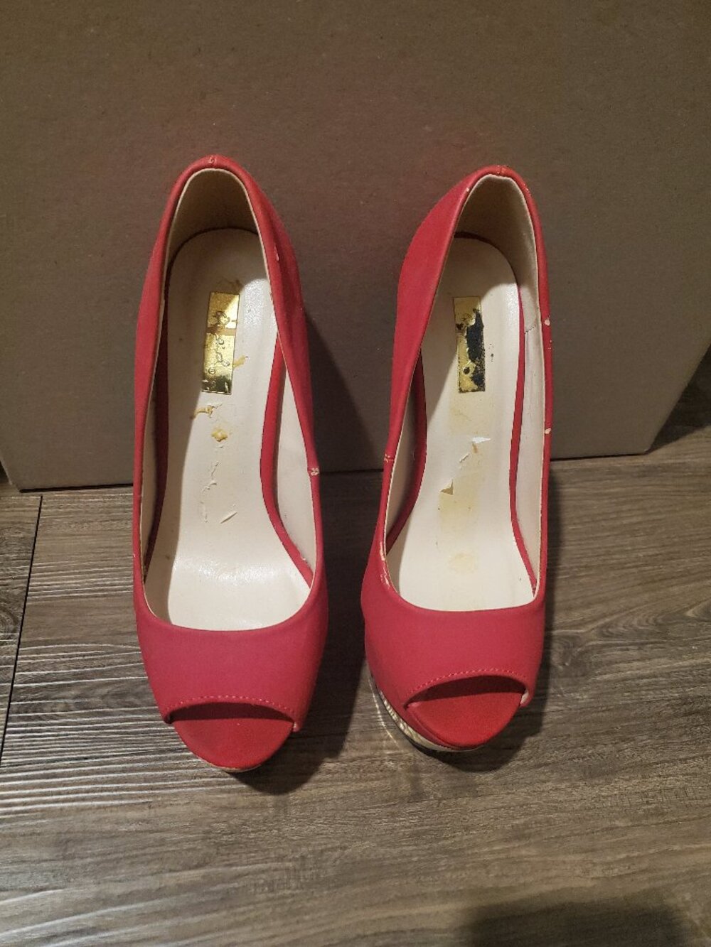 Shoes: High Heels/Stilettos